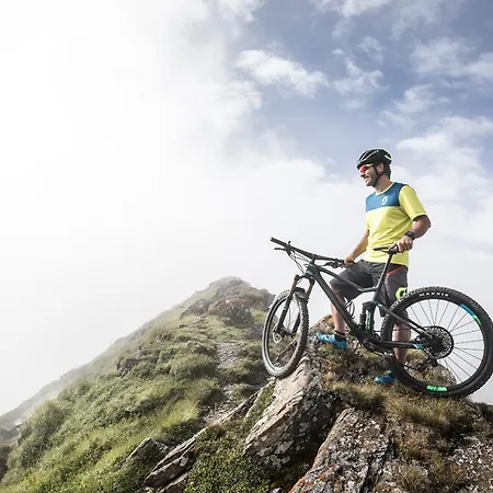 فندق Valbella Resort فالبيلا