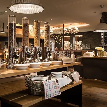 ホテル Valbella Resort 4*