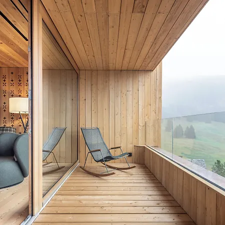 Valbella Resort Hotel 4*